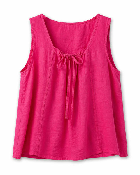 Top sin mangas de lino color fucsia con escote redondo y detalle de lazada frontal.