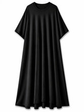 Cargar imagen en el visor de la galería, Vestido largo de algodón negro con diseño minimalista y espalda con abertura y detalle fruncido elegante

