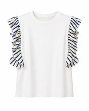 Cargar imagen en el visor de la galería, Camiseta blanca con volantes de rayas en hombros estilo femenino y moderno

