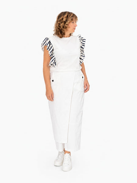 Pantalón blanco efecto falda con diseño cruzado elegante y corte recto